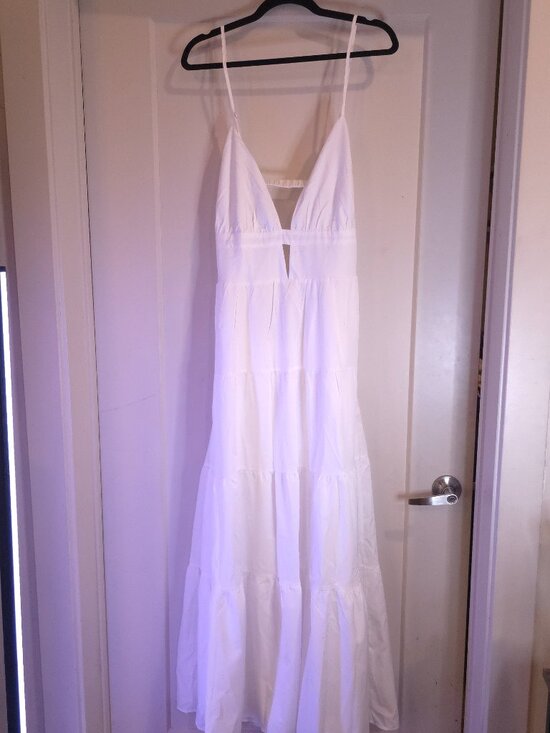 Lightweight White Tiered Maxi Dress - Picture 6 of 8